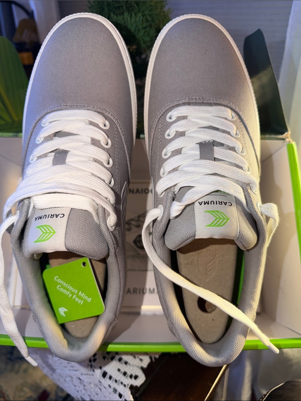 Cariuma Gray Canvas Low-Top Sneakers with White Laces and Green Accents